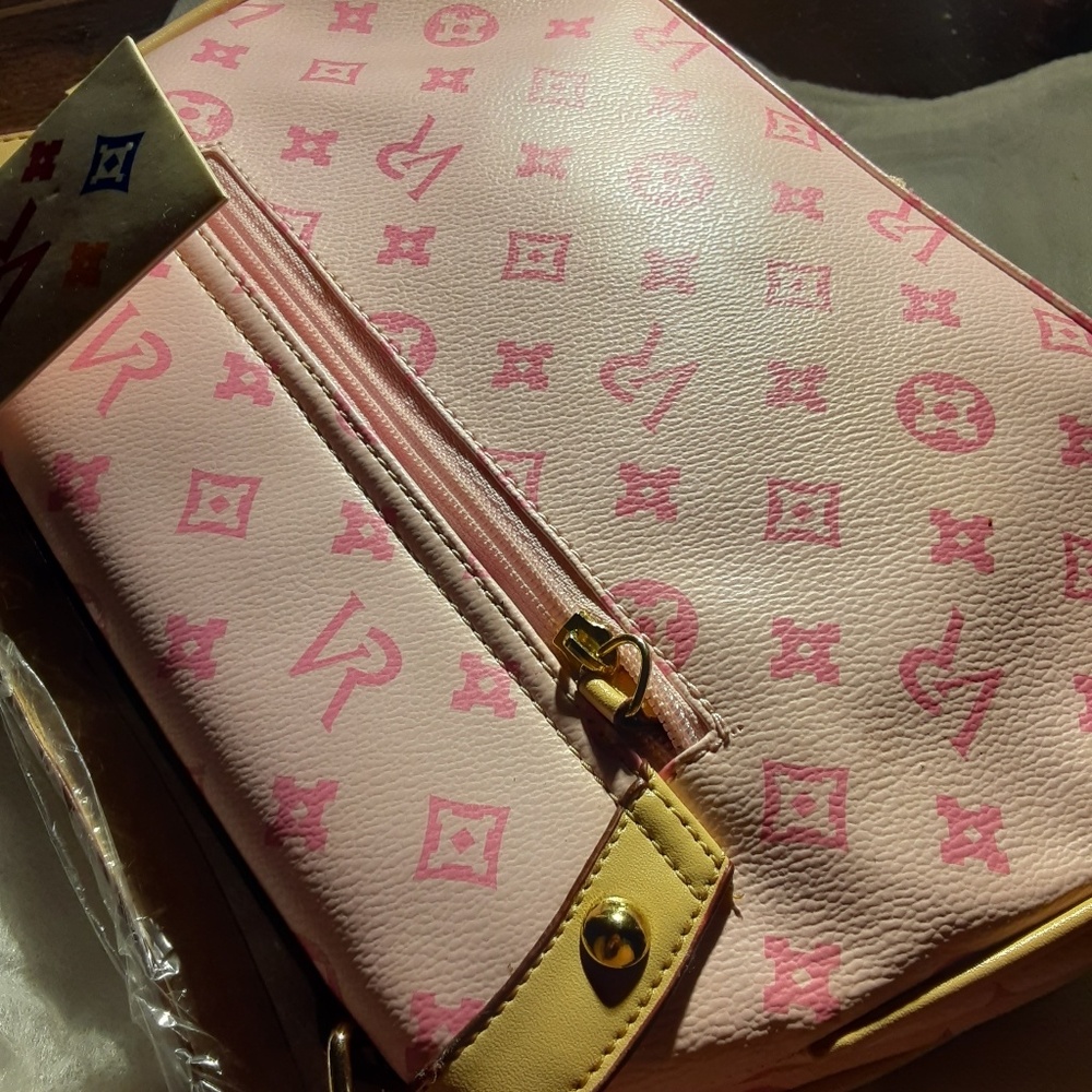 VR DESIGNER STYLE PURSE